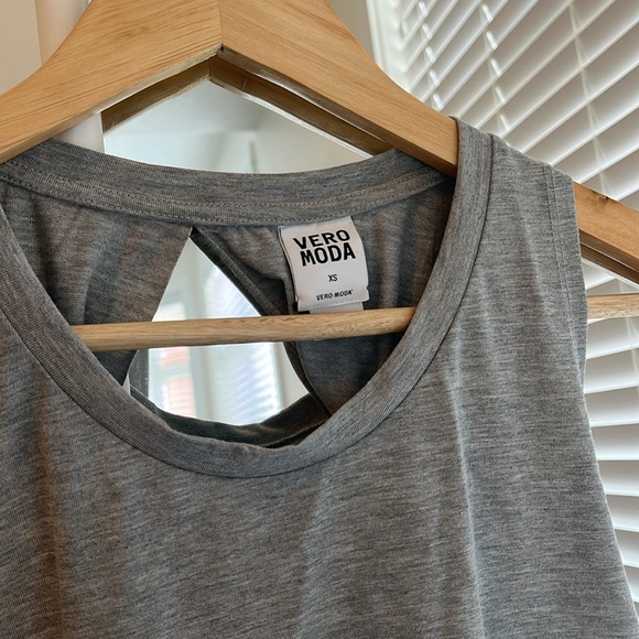 Vera Moda Gray Sleeveless Open Racerback Top - Picture 2 of 5